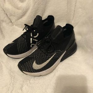Nike Air Max 270 Flyknit “Oreo”. Youth 6.5